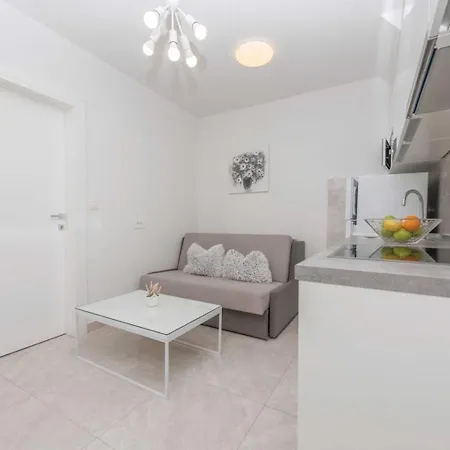 By The Sea - 25383 Apartman *