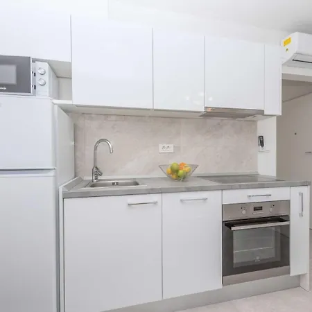 By The Sea - 25383 Apartman
