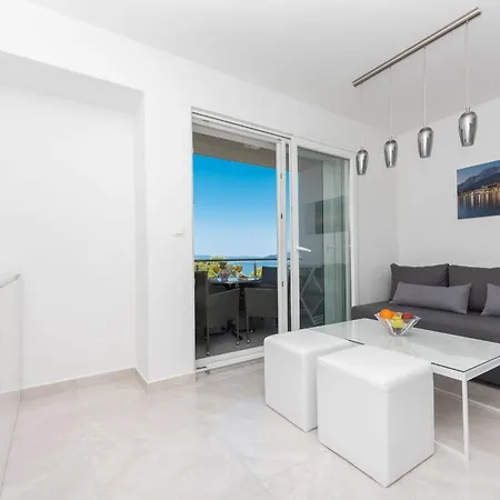 By The Sea - 25383 Apartman